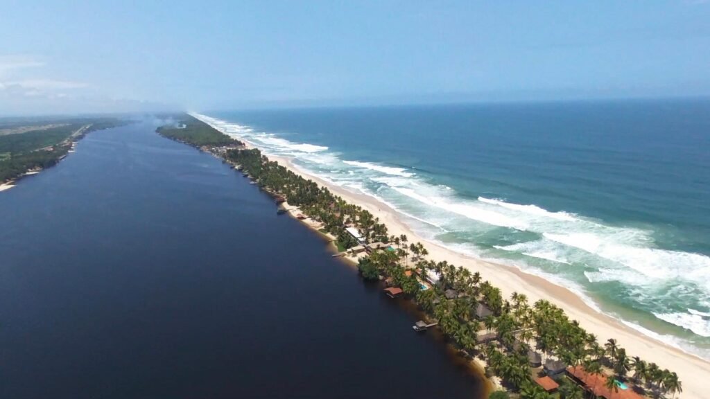 Les Plages d&rsquo;Assinie : Un Paradis Tropical en Côte d’Ivoire